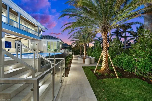 $8,500,000 | 506 Neapolitan Lane, Naples, FL 34103