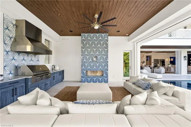 $8,500,000 | 506 Neapolitan Lane, Naples, FL 34103