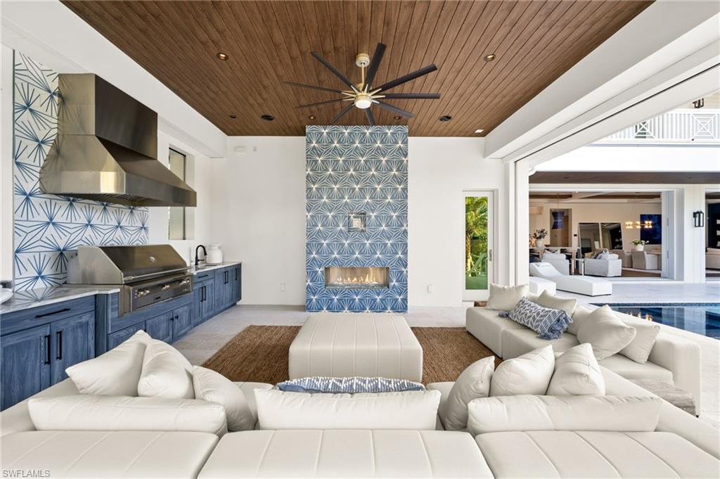 506 Neapolitan Lane Naples, FL 34103 - Photo 4 of 44