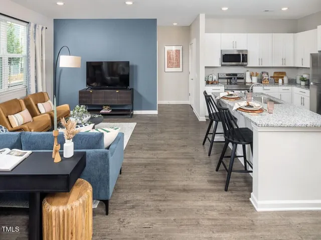 $1,696 | 3520 Pinetree Grove Lane, Unit 6303, Raleigh, NC 27604