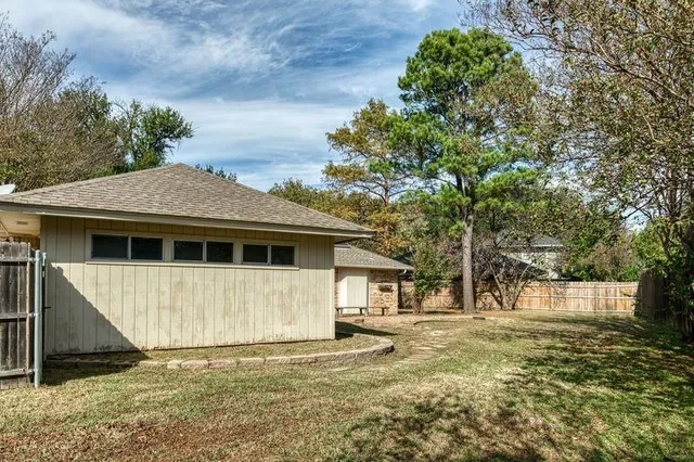 $2,400 | 922 Kingston Drive, Mansfield, TX 76063