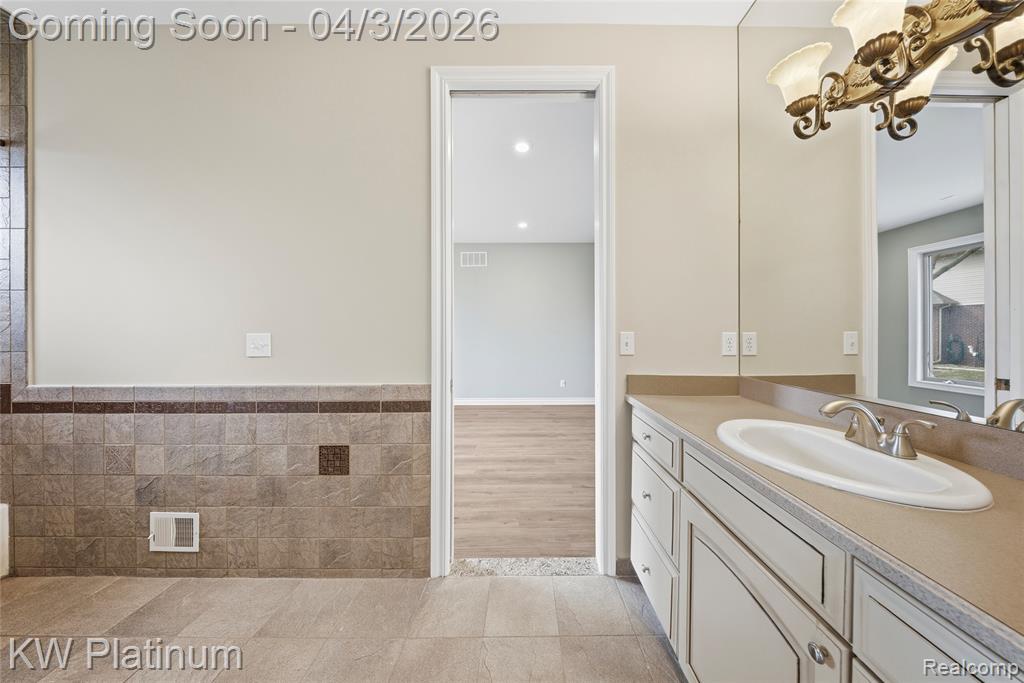 48877 Point Lakeview Street Chesterfield, MI 48047 - Photo 34 of 73