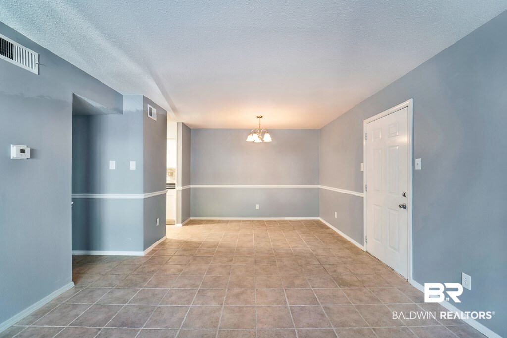 6050 Grelot Road, Unit 103 Mobile, AL 36609 - Photo 6 of 15