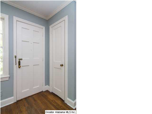 310 Gaineswood Road Birmingham, AL 35209 - Photo 4 of 32