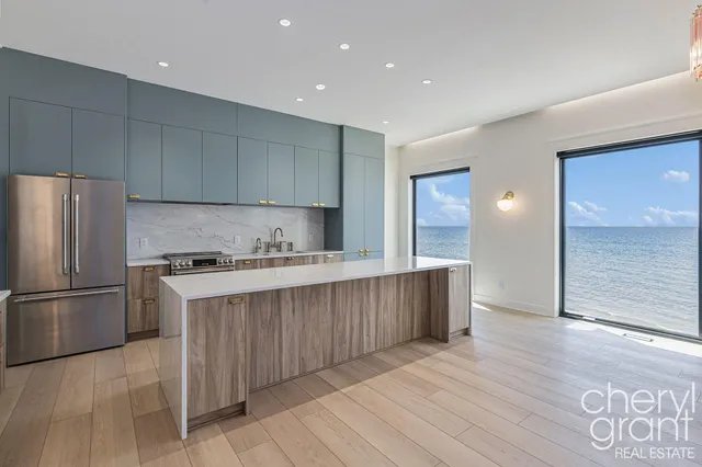 $2,950,000 | 2576 Lakeshore Drive, Fennville, MI 49408