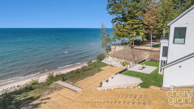 $2,950,000 | 2576 Lakeshore Drive, Fennville, MI 49408