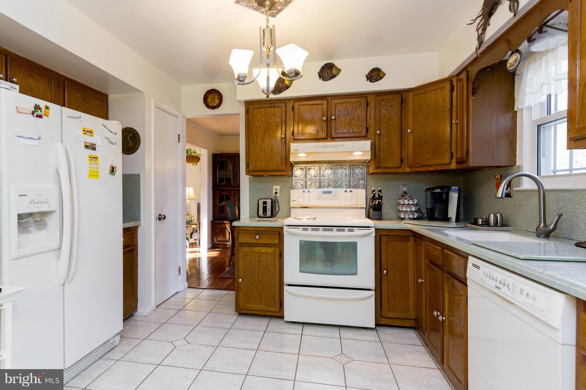6824 Cherryfield Road Fort Washington, MD 20744 - Photo 5 of 27 Kitchen