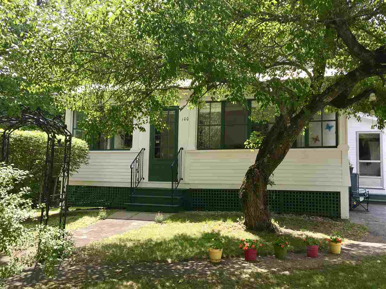 100 New Boston Road Bedford, NH 03110 - Photo 3 of 40