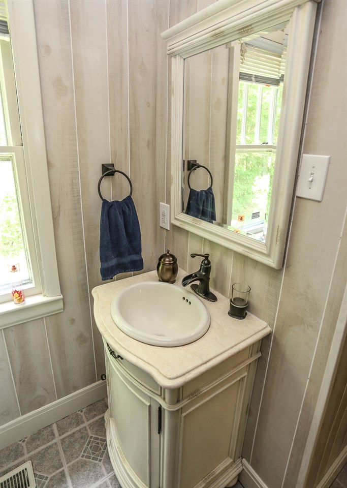 100 New Boston Road Bedford, NH 03110 - Photo 21 of 40