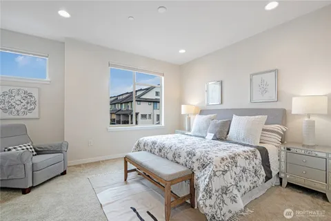 $949,000 | 561 Northeast Ellis Drive, Issaquah, WA 98029