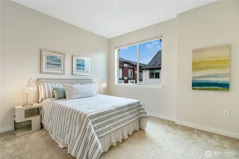 $949,000 | 561 Northeast Ellis Drive, Issaquah, WA 98029