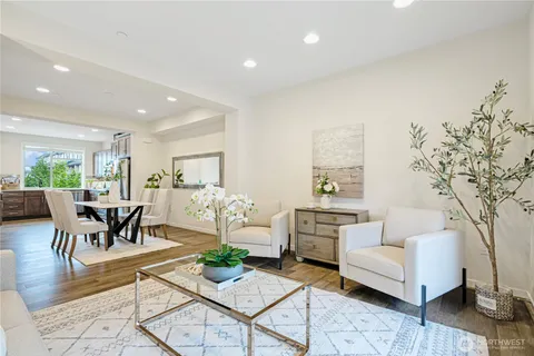 $949,000 | 561 Northeast Ellis Drive, Issaquah, WA 98029