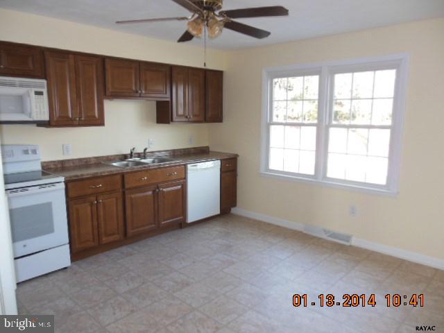 2220 Greenbriar Road York, PA 17404 - Photo 15 of 36 Gallery Image 15