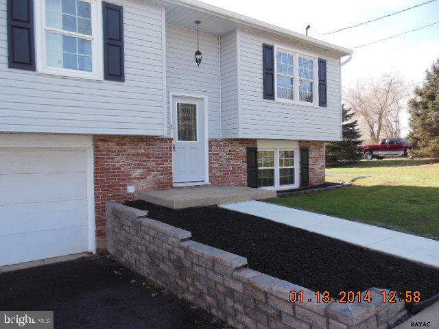 2220 Greenbriar Road York, PA 17404 - Photo 3 of 36 Gallery Image 3
