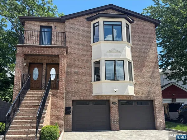 $3,995 | 508 Orchard Avenue, Unit 1, Palisades Park, NJ 07650