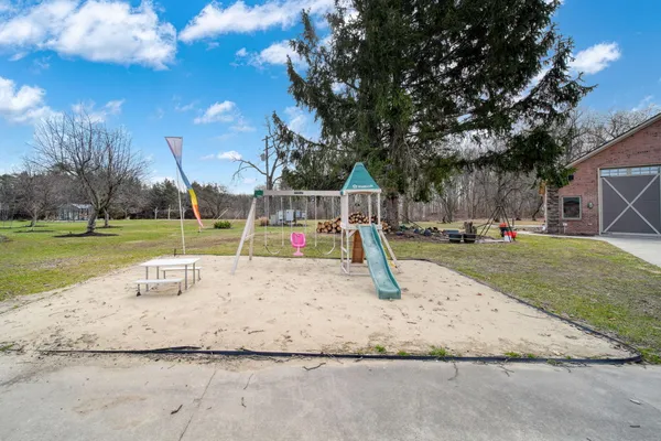 $1,950,000 | 1725 Hemlock Road, Quincy, MI 49082