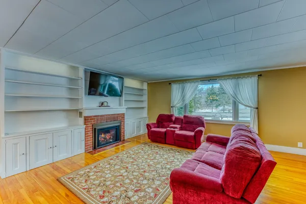 $435,000 | 166 Bethlehem Road, Littleton, NH 03561