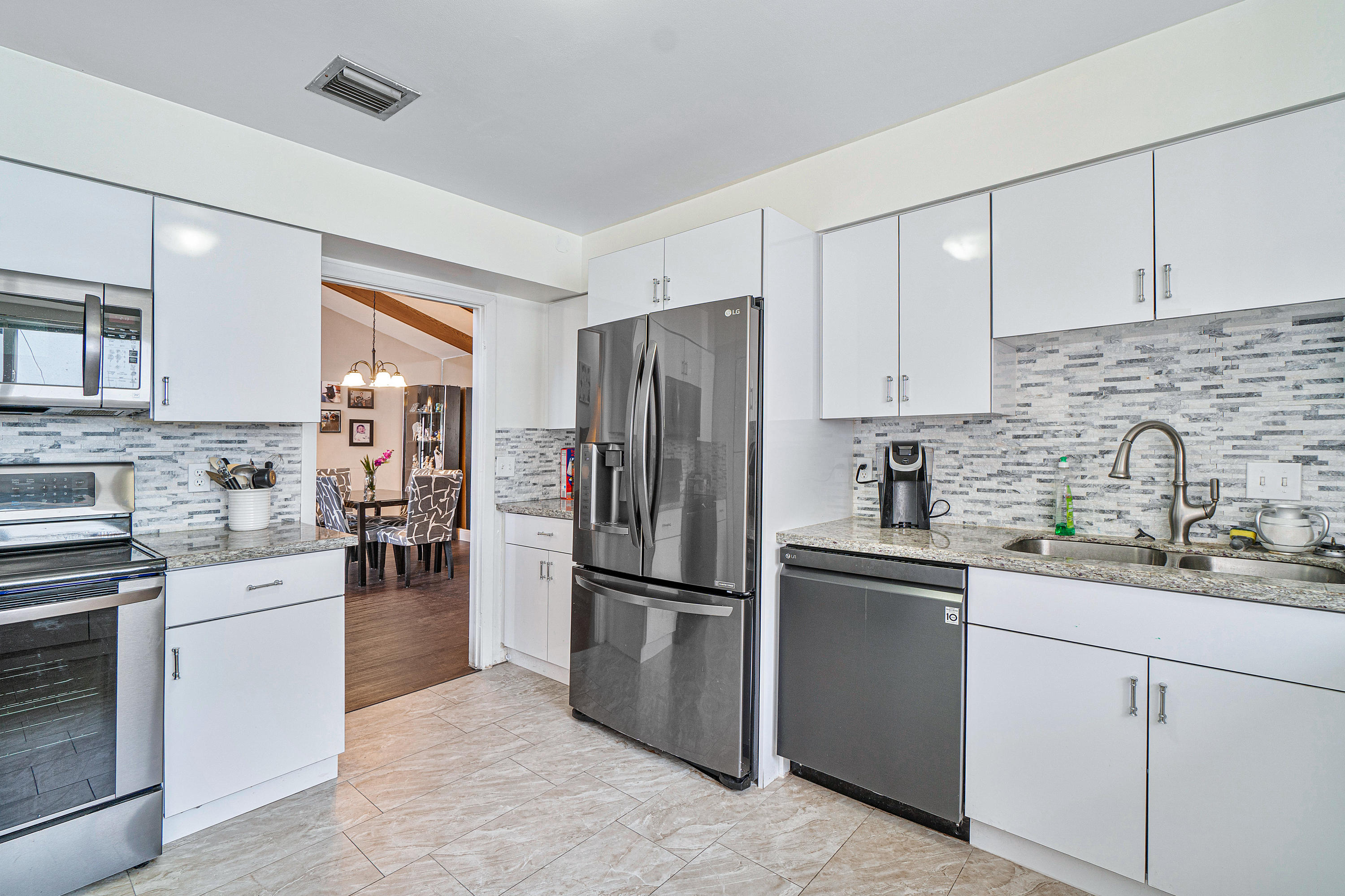 6117 Old Court Road, Unit 235 Boca Raton, FL 33433 - Photo 9 of 34 009-6117OldCourtRoad-BocaRaton-FL-33433-
