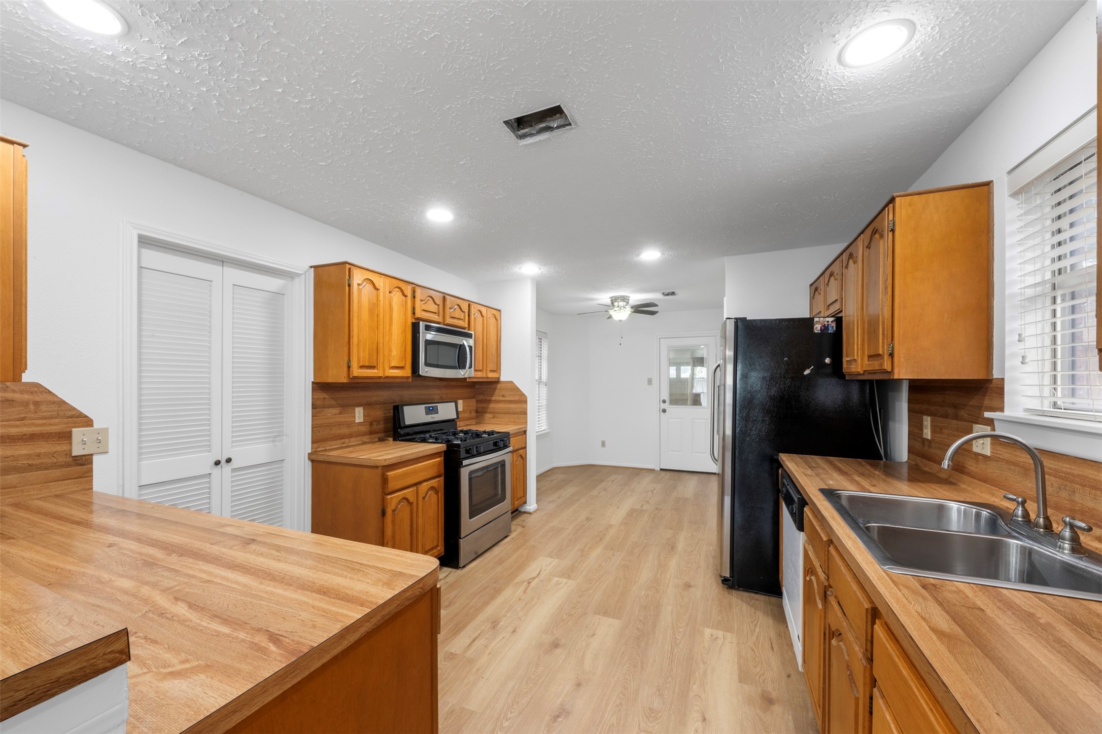 25802 Chapel Ridge Lane Spring, TX 77373 - Photo 10 of 29 Gallery Image 10