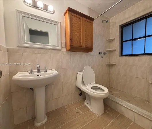 $2,800 | 2510 Northeast 9th Terrace, Pompano Beach, FL 33064