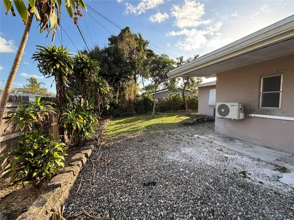 $2,800 | 2510 Northeast 9th Terrace, Pompano Beach, FL 33064