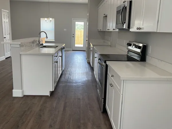 $1,500 | 798 County Road 5702, Cleveland, TX 77327