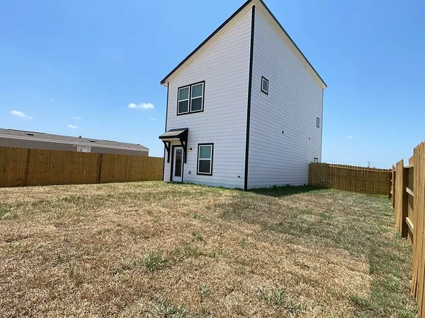 $1,500 | 798 County Road 5702, Cleveland, TX 77327