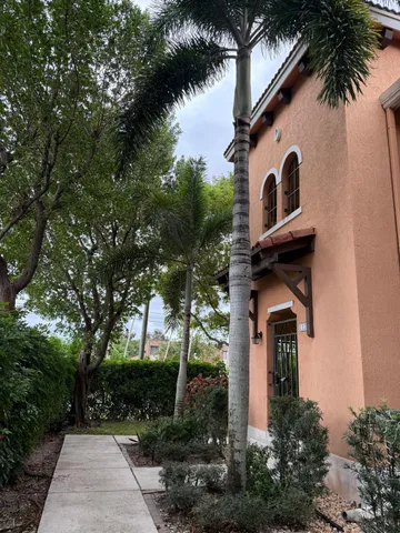 $2,075 | 3569 Forest Hill Boulevard, Unit 110, Palm Springs, FL 33406