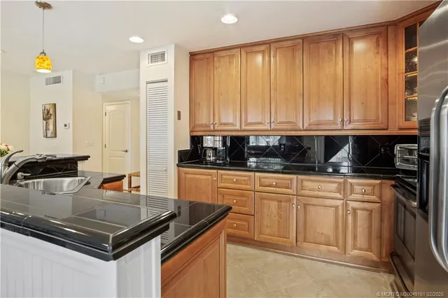 $285,000 | 1800 Southeast St Lucie Boulevard, Unit 9105, Stuart, FL 34996