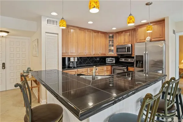 $285,000 | 1800 Southeast St Lucie Boulevard, Unit 9105, Stuart, FL 34996