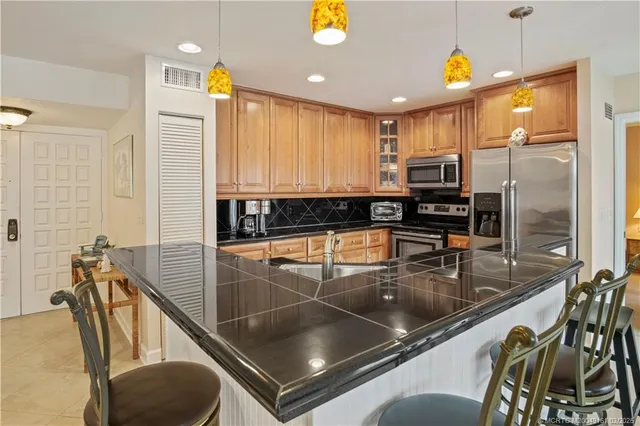 $285,000 | 1800 Southeast St Lucie Boulevard, Unit 9105, Stuart, FL 34996