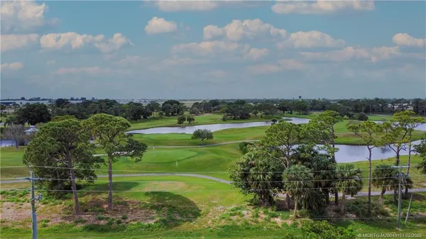 $285,000 | 1800 Southeast St Lucie Boulevard, Unit 9105, Stuart, FL 34996