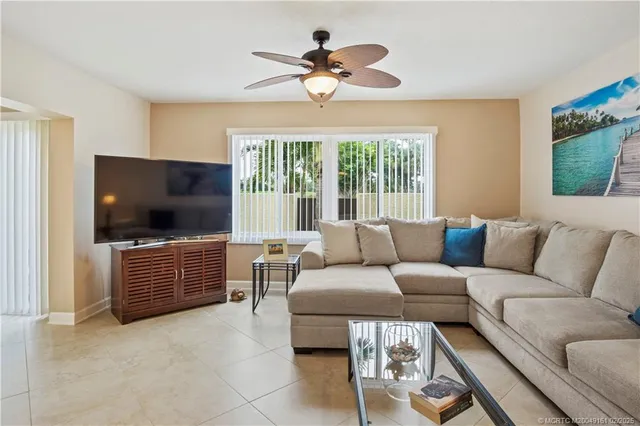 $285,000 | 1800 Southeast St Lucie Boulevard, Unit 9105, Stuart, FL 34996