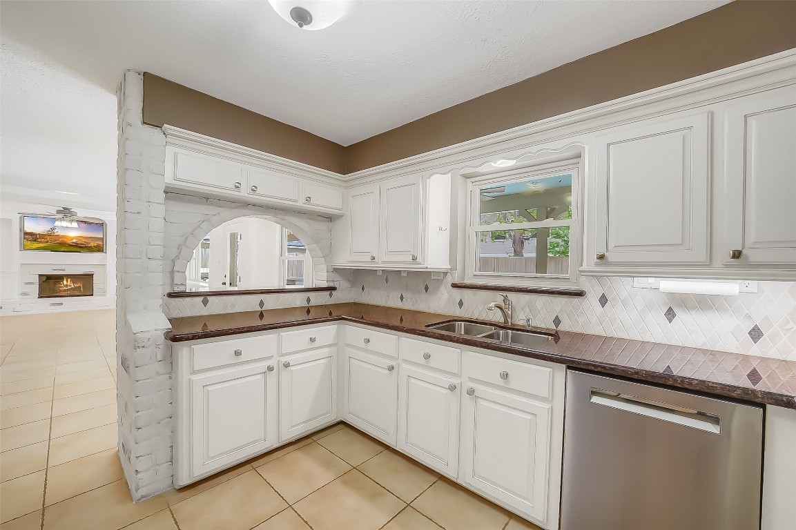 9519 Oxted Lane Spring, TX 77379 - Photo 11 of 37