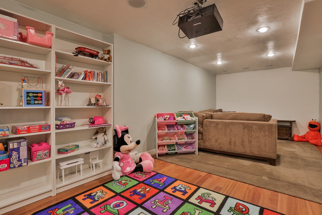 4 Howe Street Milton, MA 02186 - Photo 21 of 25 Gallery Image 21