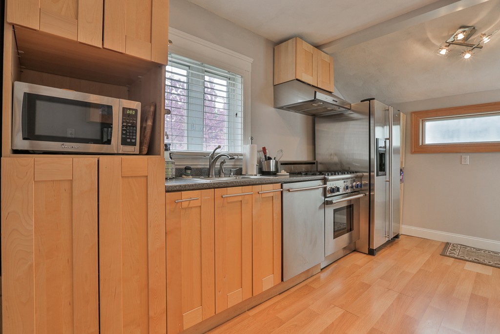 4 Howe Street Milton, MA 02186 - Photo 9 of 25 Gallery Image 9