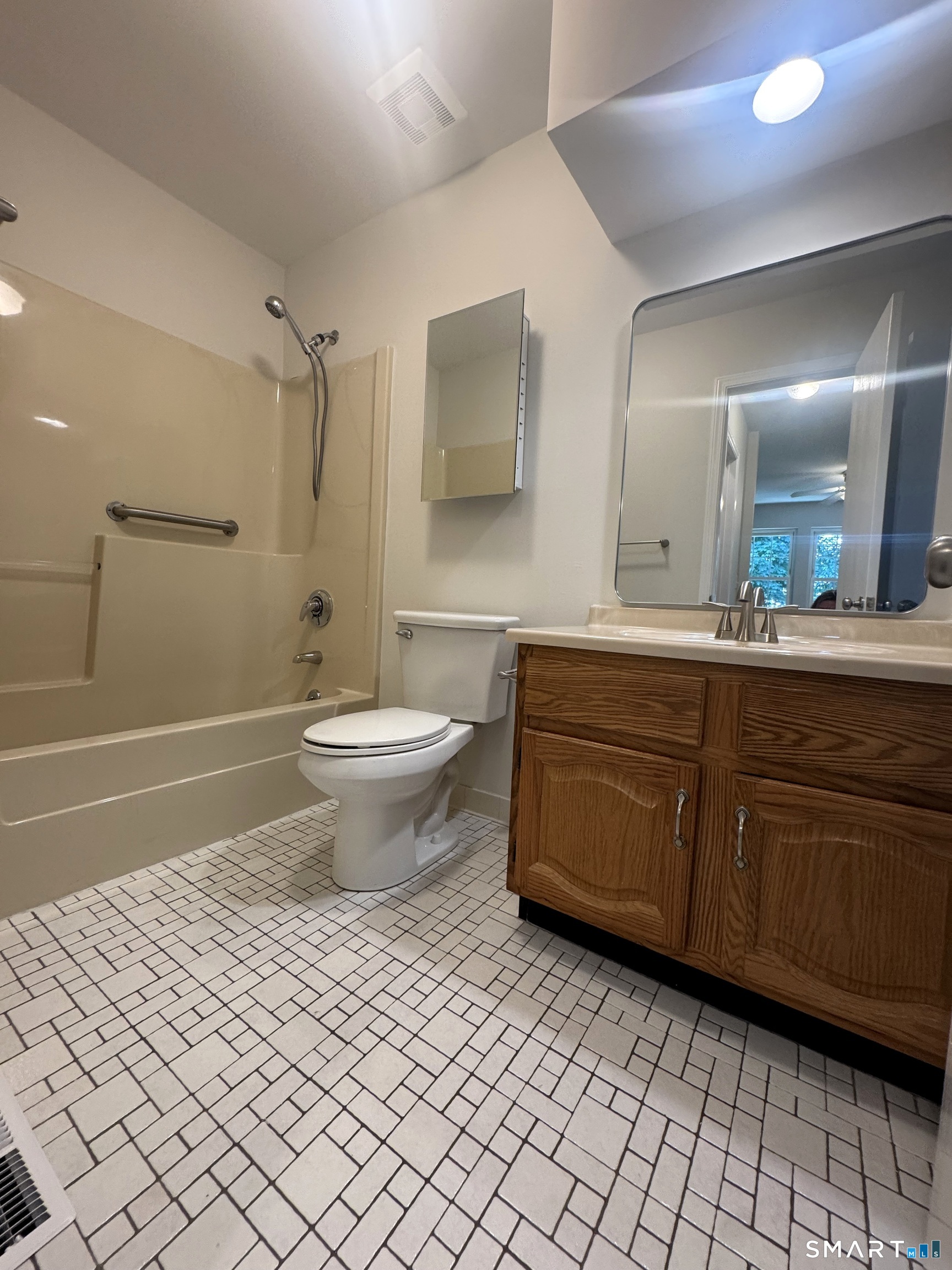 9 Woodhill Road, Unit 9 Milford, CT 06461 - Photo 12 of 25