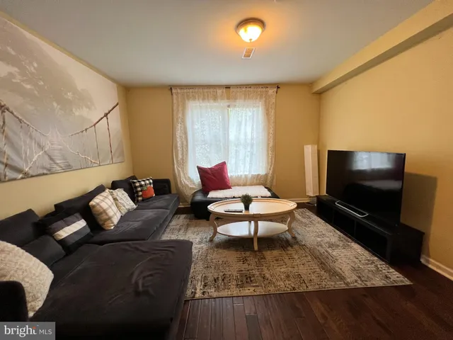 $3,800 | 1857 Willington Street, Unit 3, Philadelphia, PA 19121