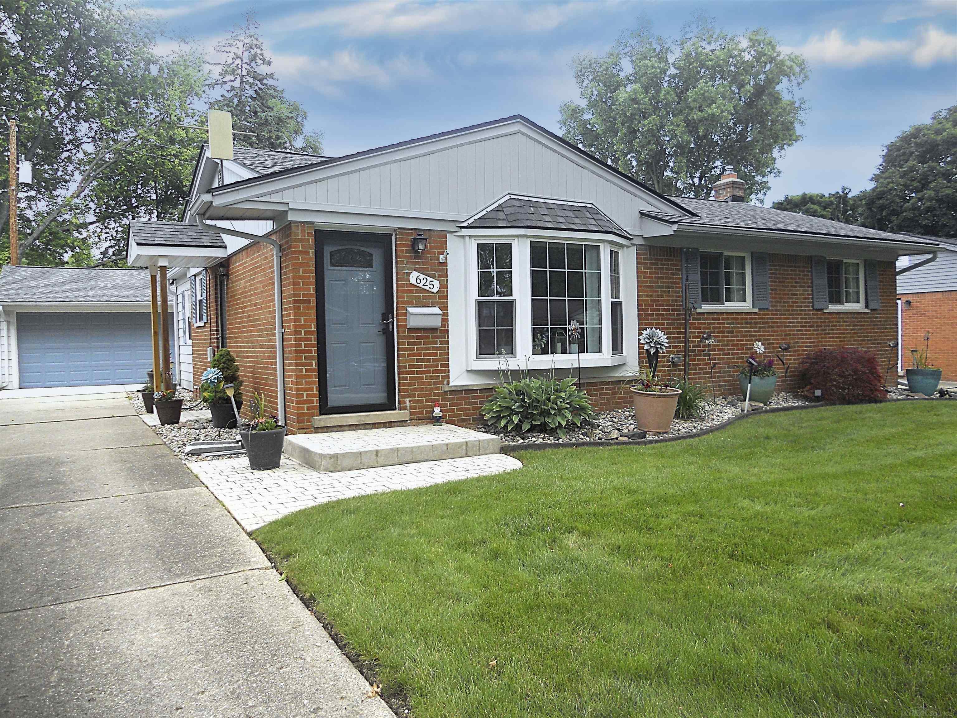 625 Rewold Drive Rochester, MI 48307 - Photo 67 of 69 50213110-480442e1-ef81-43cc-95b4-e2e1e08f9f64.JPG