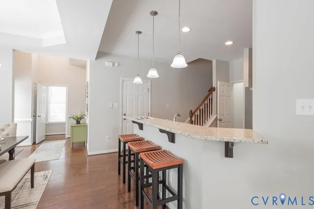 a very nice looking room with a chair