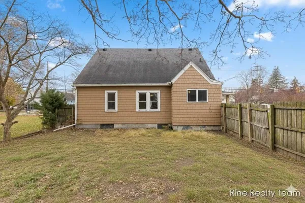 $157,400 | 136 East Avenue North, Battle Creek, MI 49017