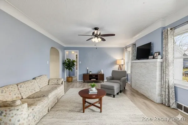 $157,400 | 136 East Avenue North, Battle Creek, MI 49017