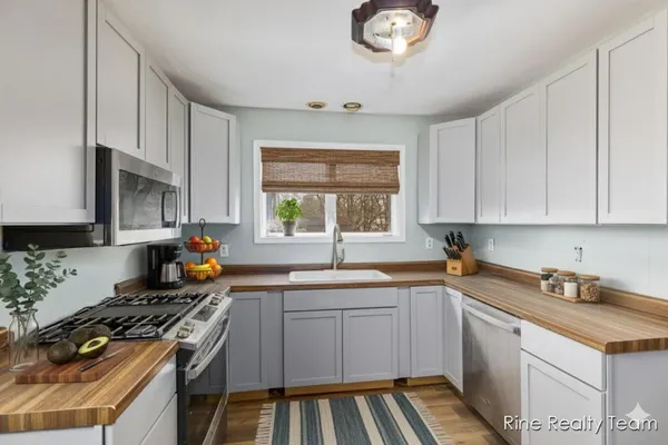 $157,400 | 136 East Avenue North, Battle Creek, MI 49017