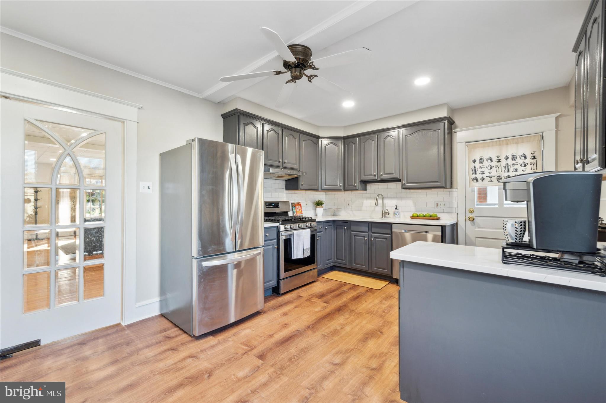 129 Wayne Avenue Springfield, PA 19064 - Photo 3 of 28