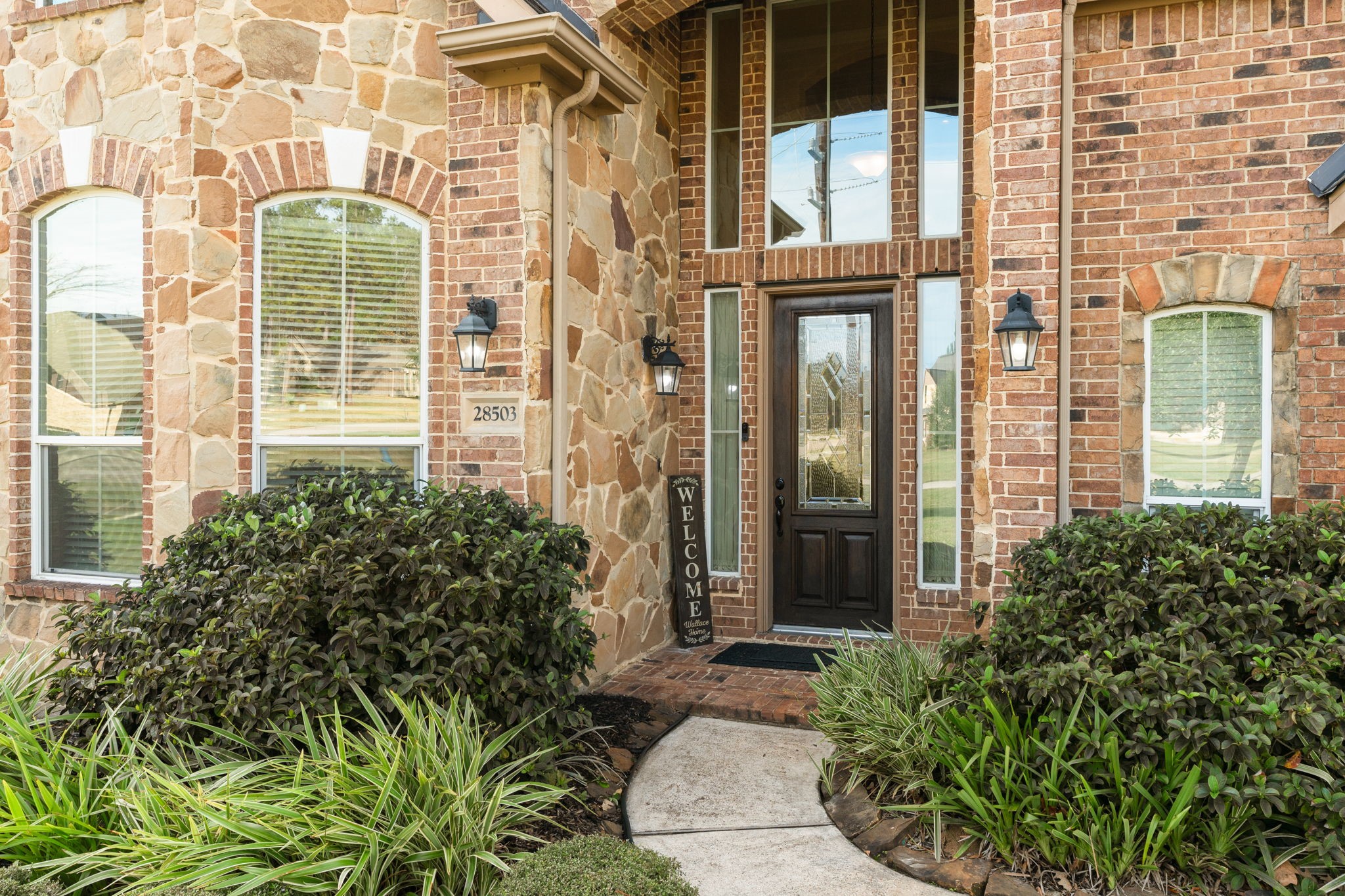 28503 Riverside Crest Lane Houston, TX 77336 - Photo 5 of 50 Stunning front entry.