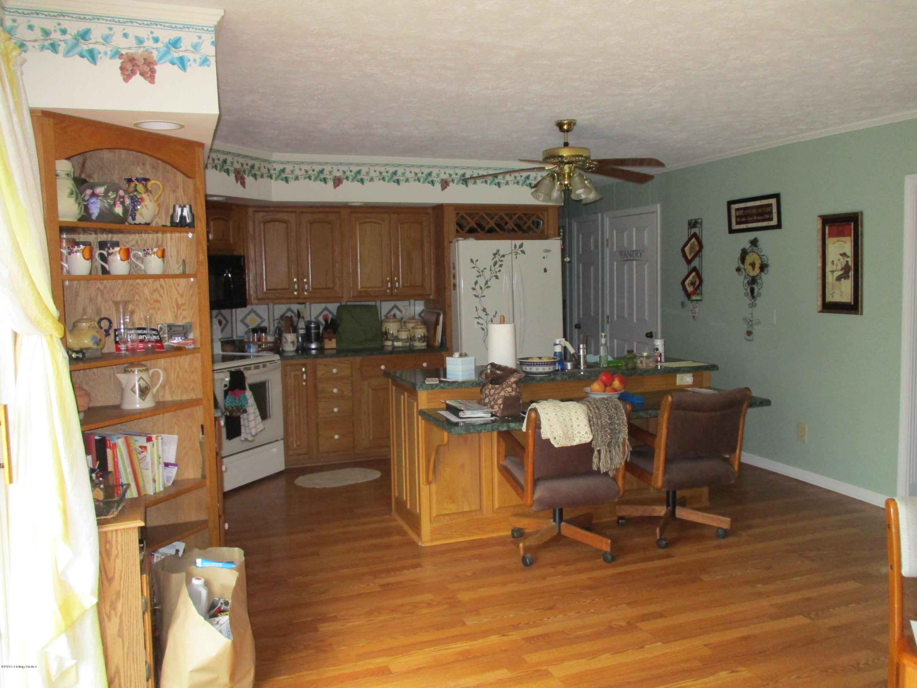 1595 Catalpa Road Radcliff, KY 40160 - Photo 7 of 13 1595 Catalpa Dr 010