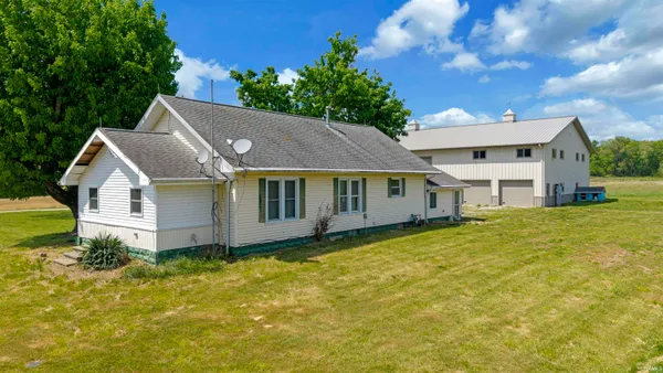$309,000 | 7000 East 500th Street North, Patoka, IN 47666