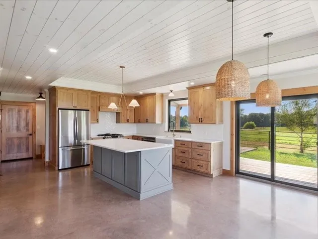 $449,900 | 6239 Northwest County Road 4002, Butler, MO 64730