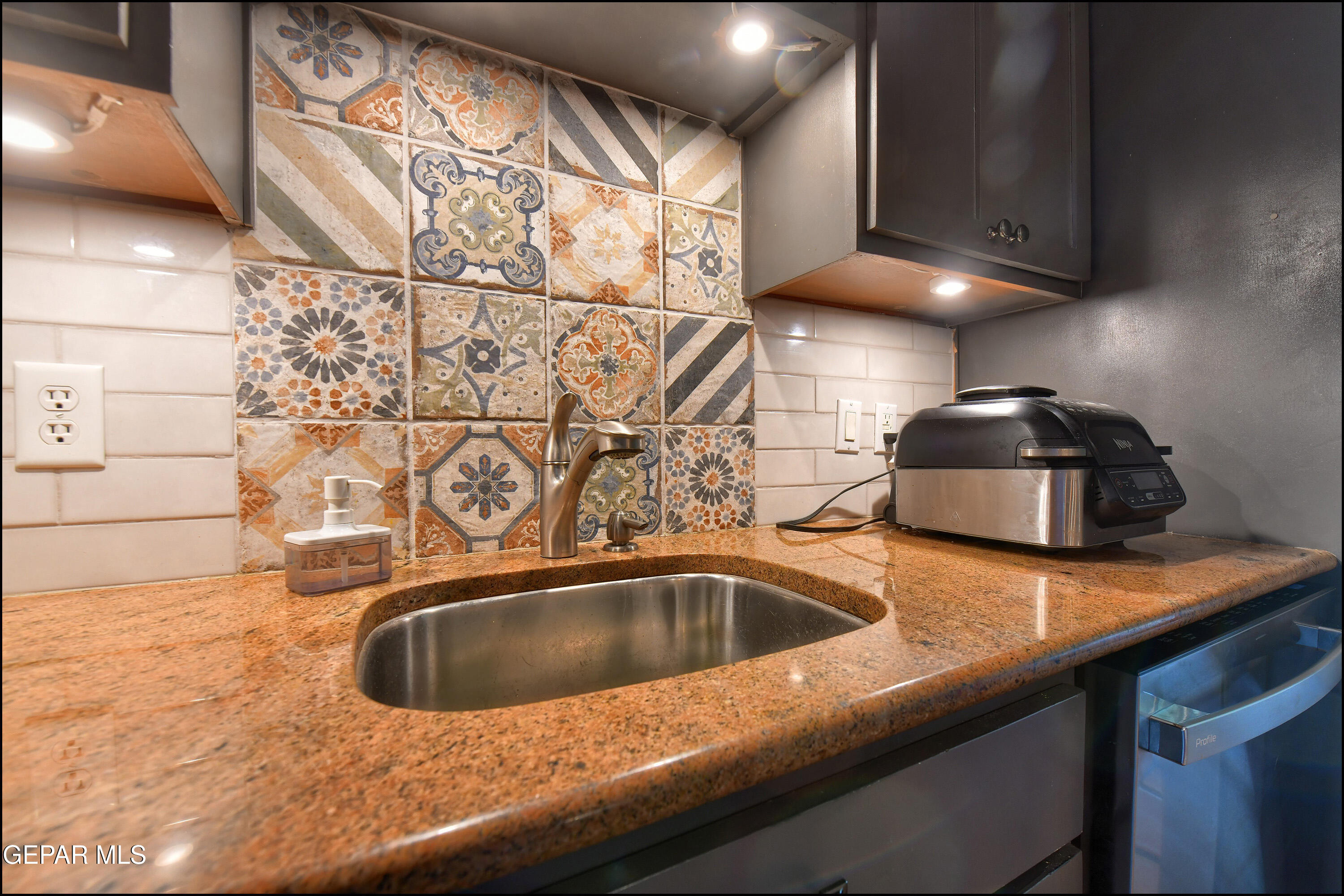 5316 Garry Owen Road El Paso, TX 79903 - Photo 19 of 38 19