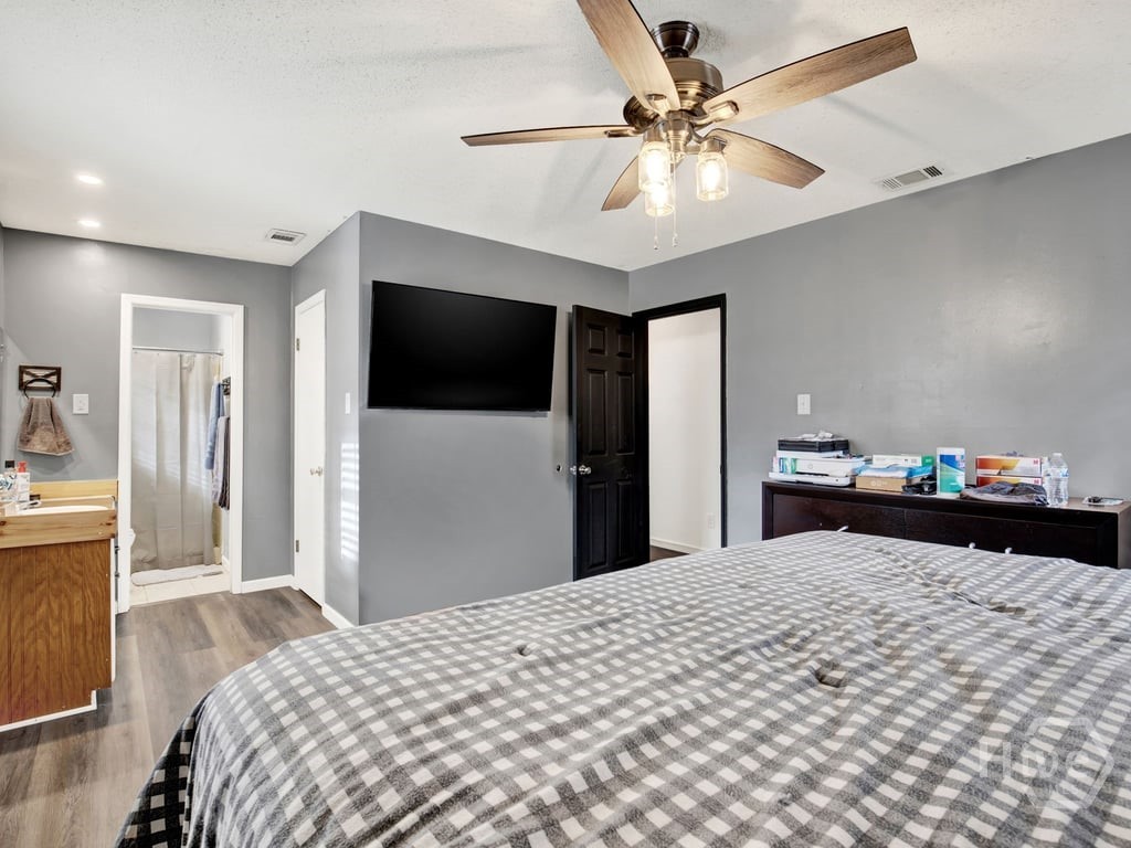 125 Westwood Drive Rincon, GA 31326 - Photo 25 of 37 Master bedroom